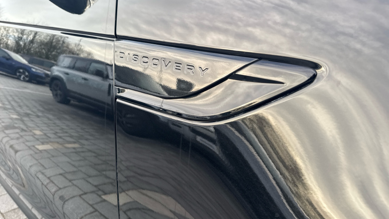 Land Rover Discovery 3.0 D300 Dynamic HSE 5dr Auto Diesel Station Wagon